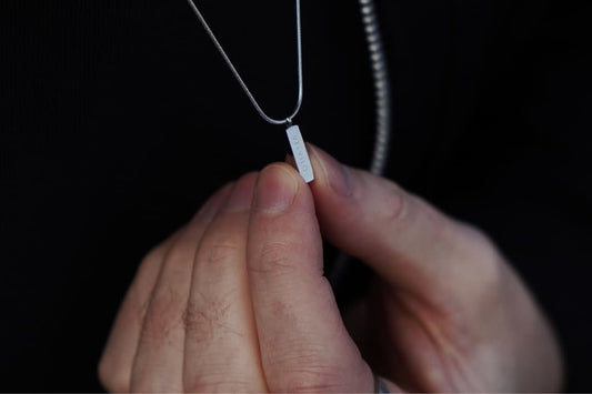 Understanding the appeal of steel necklaces for men - Velvilo