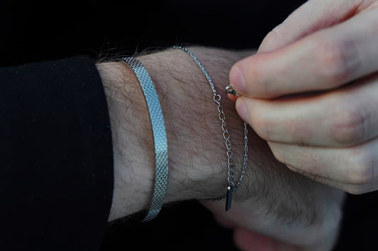 Here's how to choose the right size for your silver bracelet